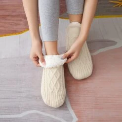 Women's 1 Pair Socks Slipper Socks Fashion Comfort Novelty Fleece Solid Colored Casual Daily Indoor Warm Winter Fall Black Blue Wine -Ladies Pajamas Store htmhsp1673431463764