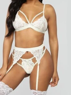 Ladies Sexy Three-Point Style Lace Temptation Three-Piece Set