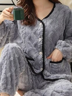 Women's Pajamas Sets Pure Color Warm Comfort Soft Home Daily Bed Flannel Warm Breathable Crew Neck Long Sleeve Cardigan Pant Button Pocket Fall Winter JY5128 JY5136 -Ladies Pajamas Store nsirch1693206694102