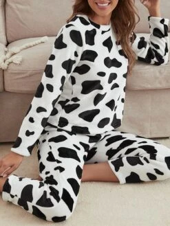 Women's Fleece Pajamas Sets Milk Cow Warm Fashion Plush Home Daily Bed Flannel Warm Breathable Crew Neck Long Sleeve Pant Fall Winter White -Ladies Pajamas Store pzahgo1694766973863