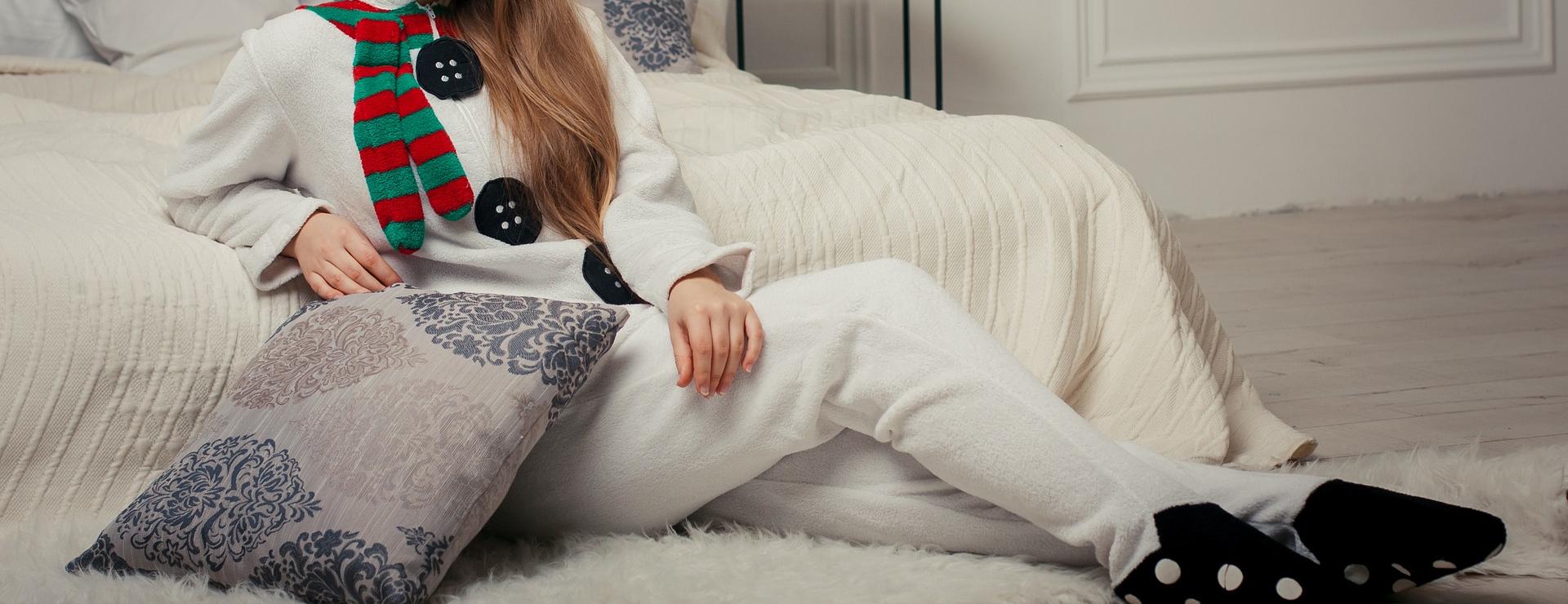 Ladies Pajamas Store -Ladies Pajamas Store young woman 4634831 1920